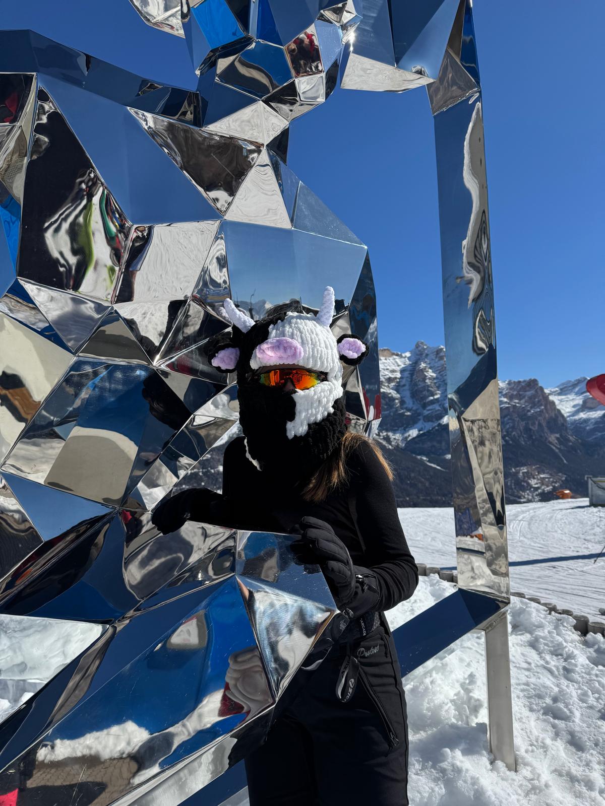 KRAVA- navlaka za kacigu