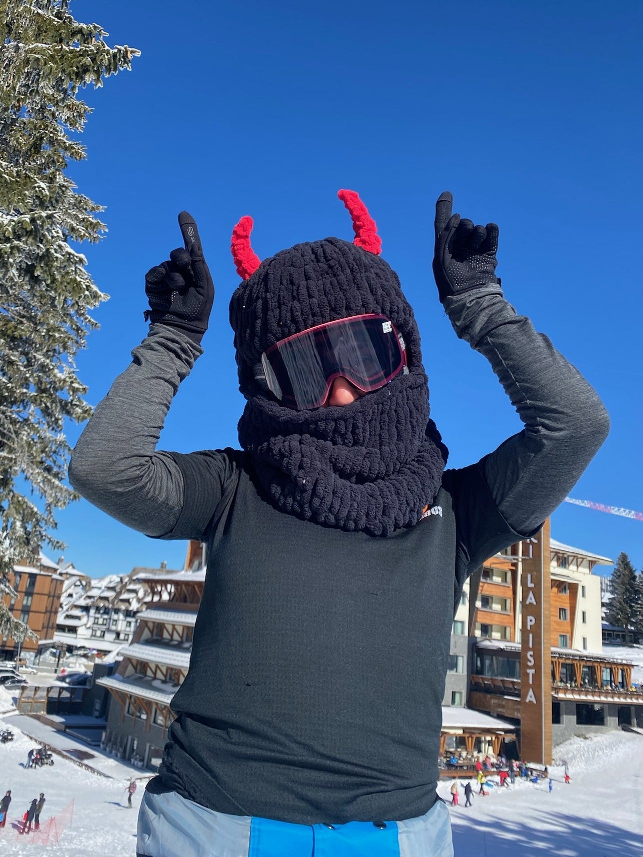 ĐAVO- navlaka za kacigu